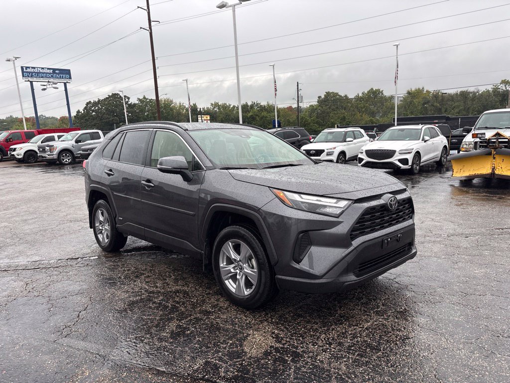Used 2025 Toyota RAV4 XLE AWD/4WD image 1