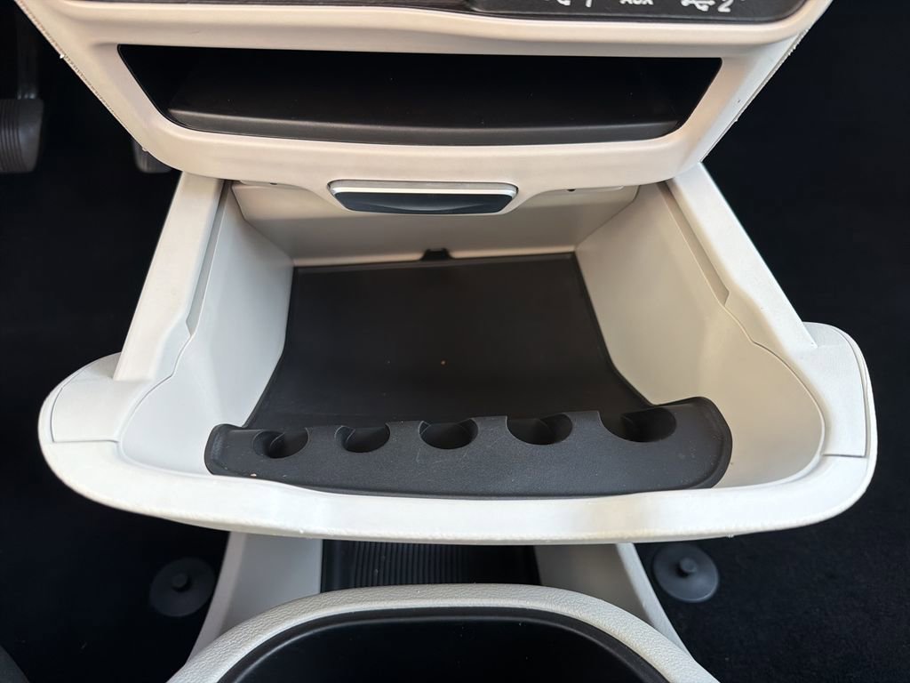 Used 2024 Chrysler Pacifica Touring-L FWD image 74