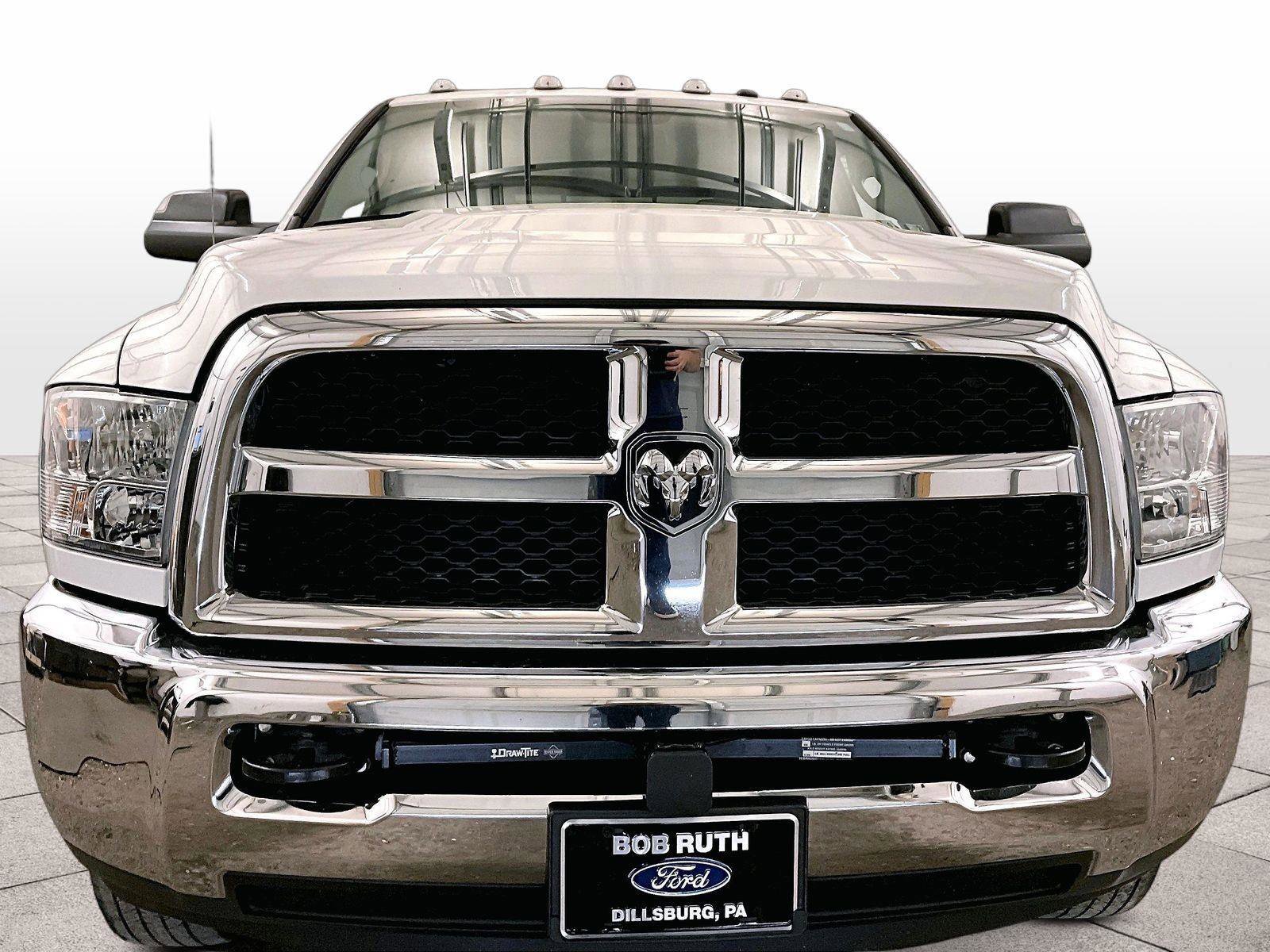 Used 2018 RAM 3500 SLT AWD/4WD image 3