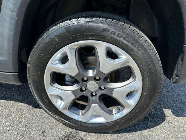 Certified 2018 Jeep Compass Limited w/ Navigation Group AWD/4WD image 35