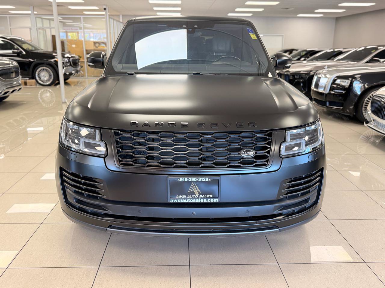 Used 2019 Land Rover Range Rover HSE AWD/4WD image 2