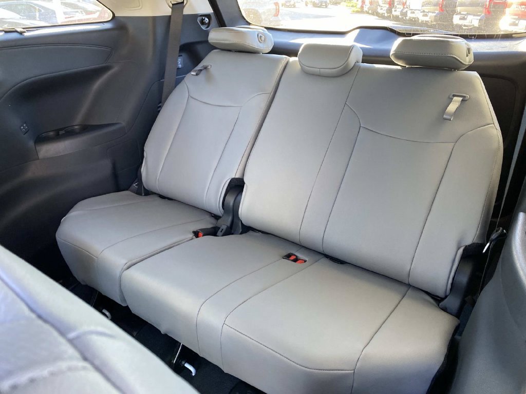 New 2026 Toyota Sienna XLE AWD/4WD image 8