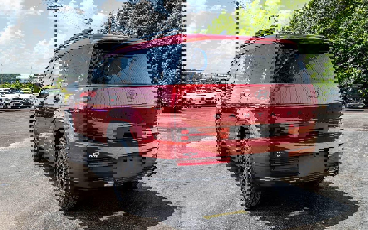Used 2024 Hyundai Santa Fe XRT image 3