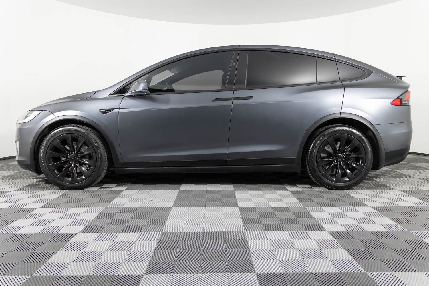 Used 2019 Tesla Model X 75D image 3