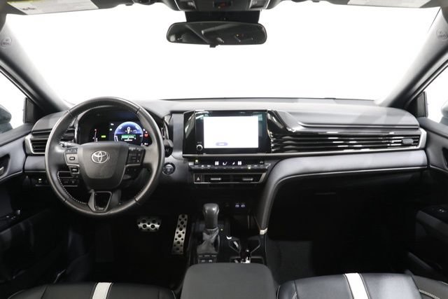 Used 2025 Toyota Camry SE FWD image 15