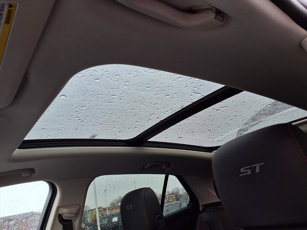 Used 2023 Buick Envision Essence w/ Sport Touring Package image 27