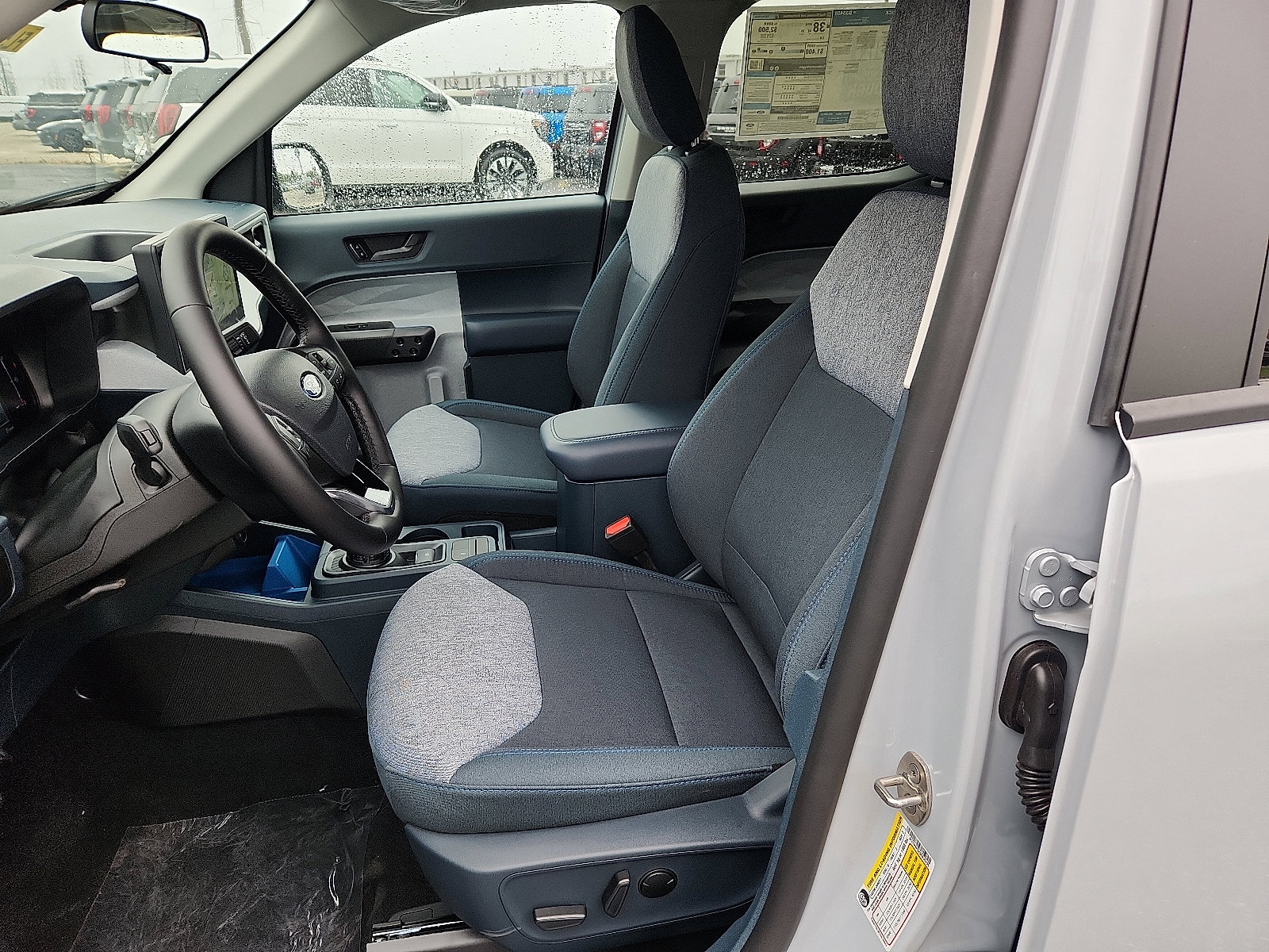 New 2025 Ford Maverick XLT w/ XLT Luxury Package image 9