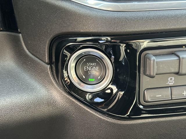 Used 2026 GMC Sierra 1500 SLT AWD/4WD image 16