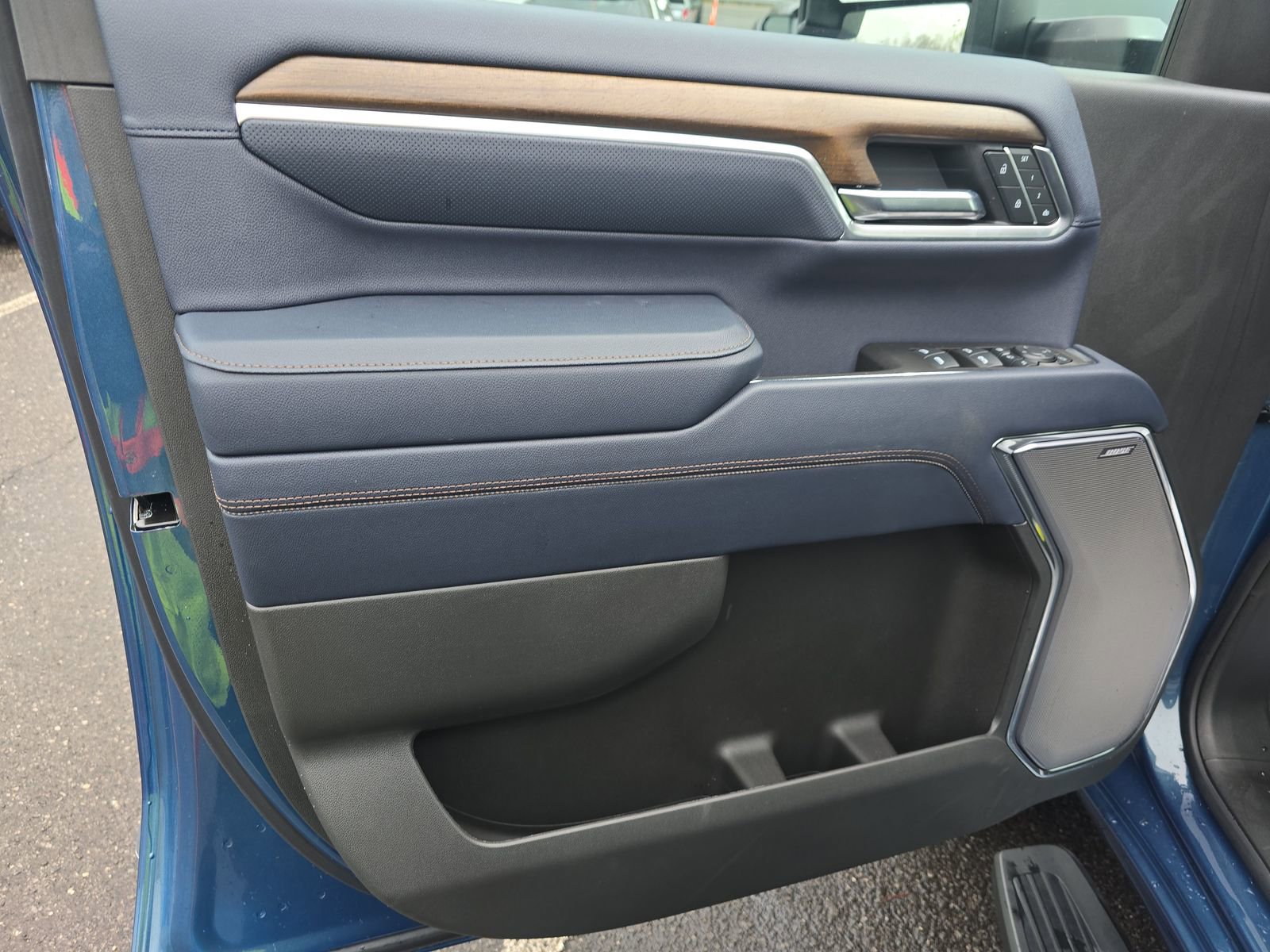 Used 2025 Chevrolet Silverado 2500 High Country w/ High Country Premium Package image 12