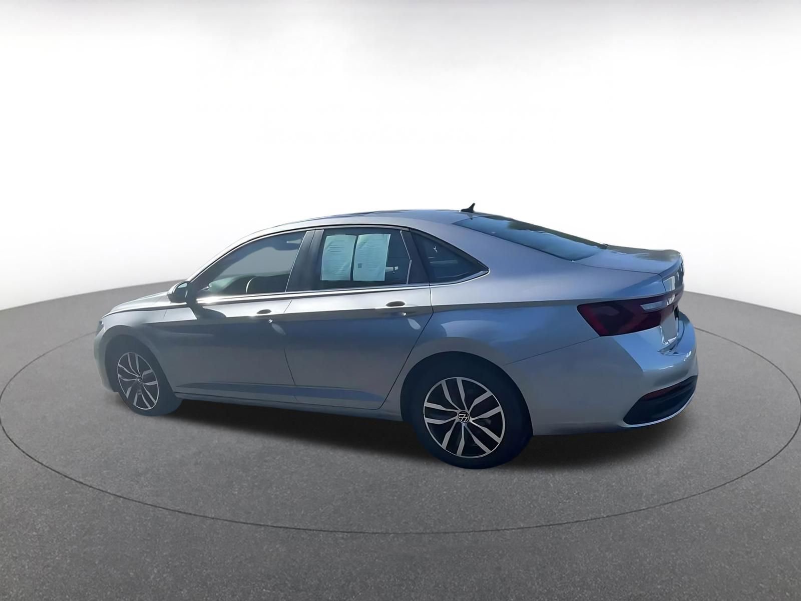 Used 2025 Volkswagen Jetta SE image 10