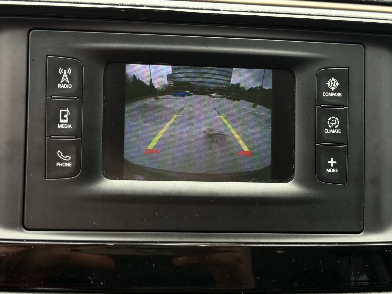 Used 2017 Chrysler Pacifica Touring-L image 33