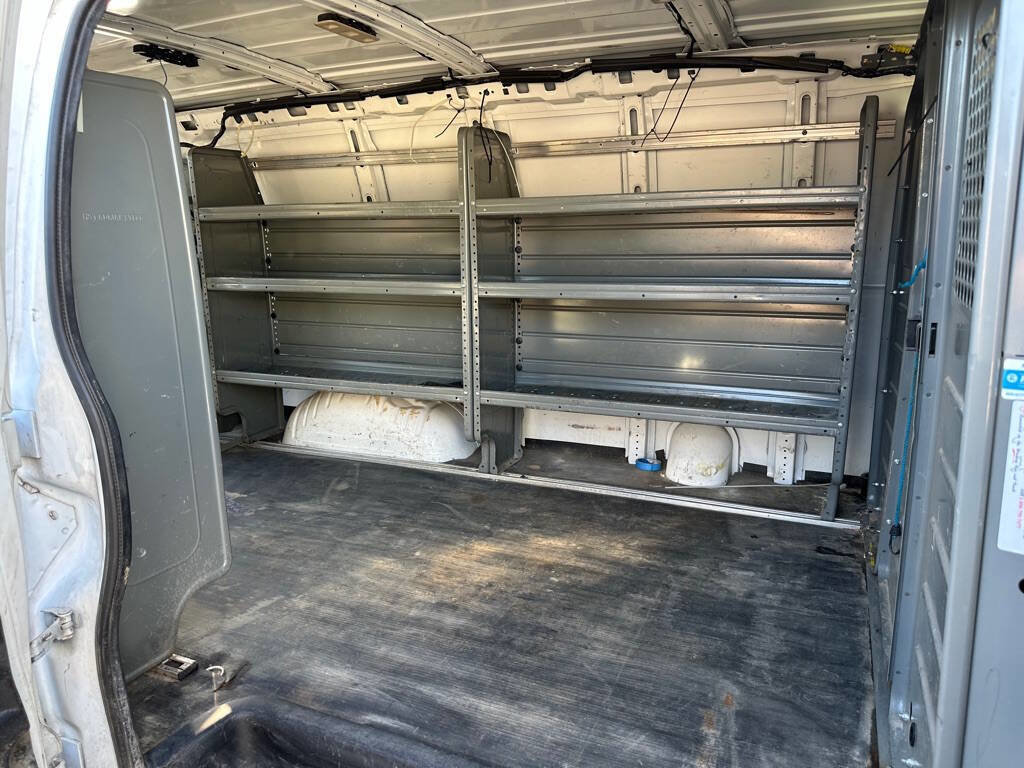 Used 2021 Chevrolet Express 2500 w/ Enhanced Convenience Package image 17