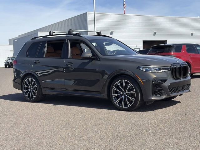 Used 2022 BMW X7 M50i image 4