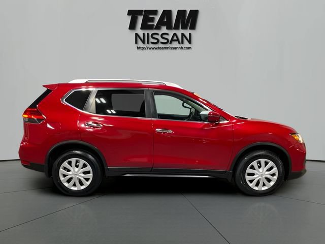 Used 2017 Nissan Rogue S w/ S Appearance Package AWD/4WD image 8