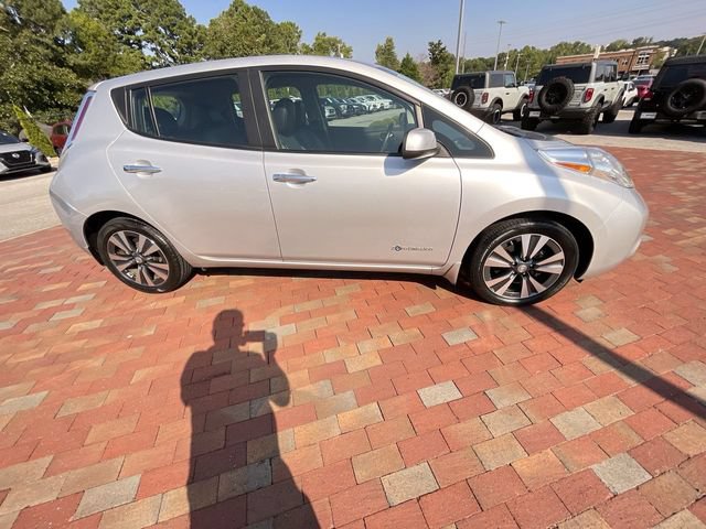 Used 2015 Nissan Leaf SL FWD image 37