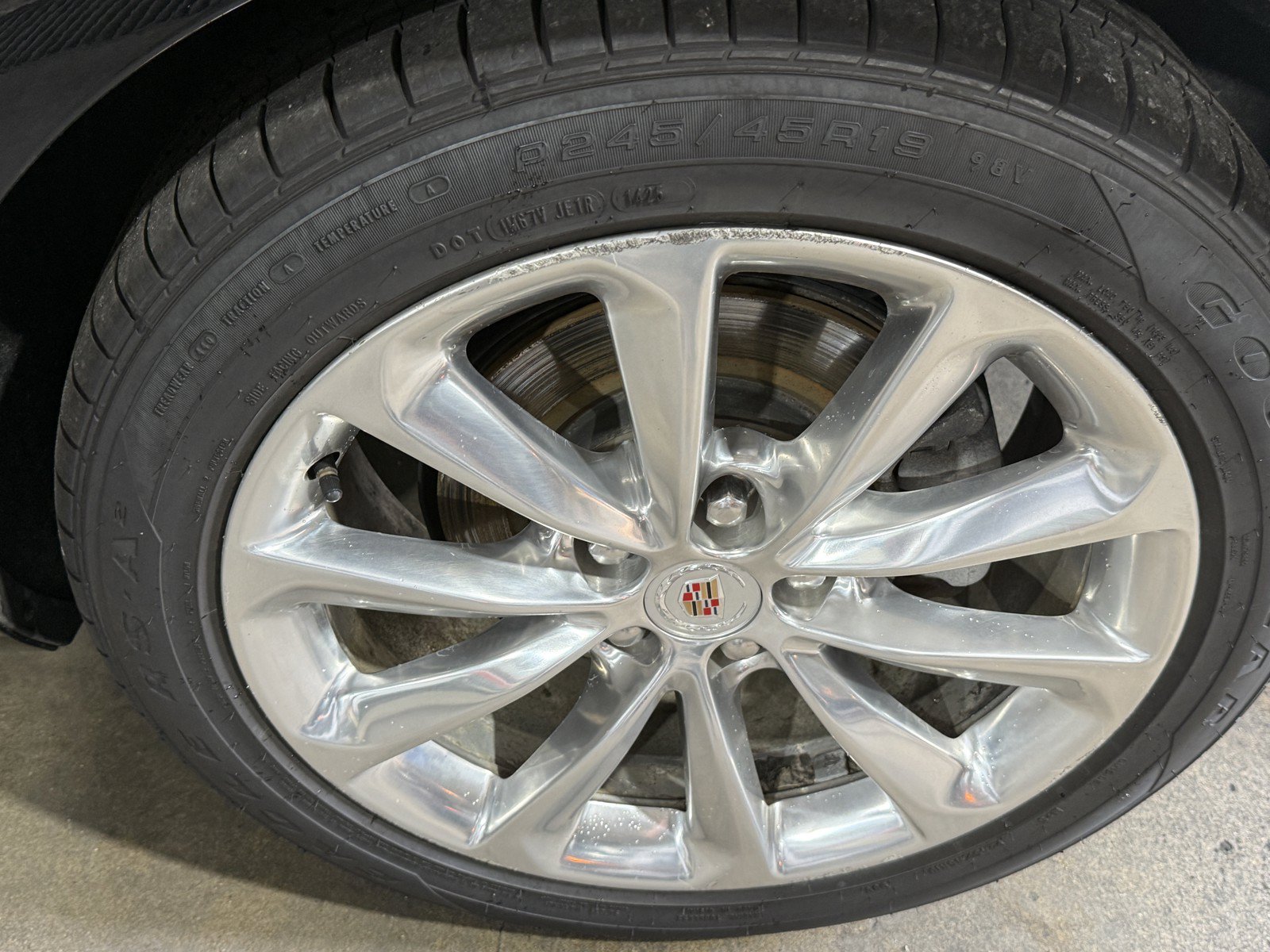 Used 2014 Cadillac XTS Luxury w/ Driver Awareness Package FWD image 31
