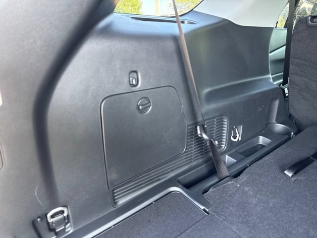 Used 2024 Ford Explorer XLT w/ Equipment Group 202A AWD/4WD image 43