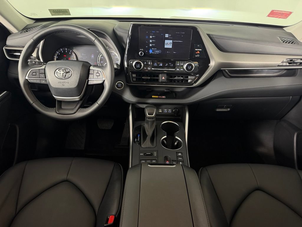 Used 2026 Toyota Highlander XLE AWD/4WD image 12