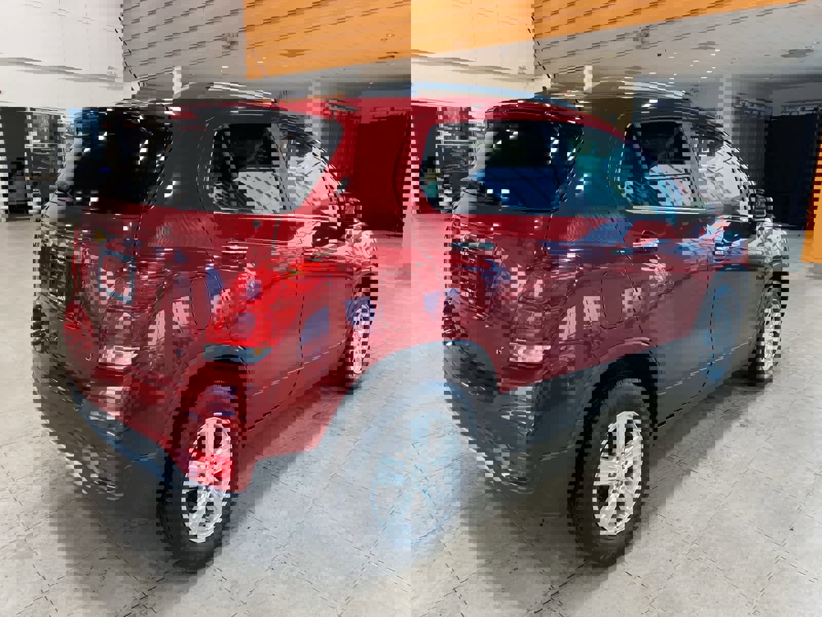 Used 2020 Chevrolet Trax LT w/ Driver Confidence Package image 5