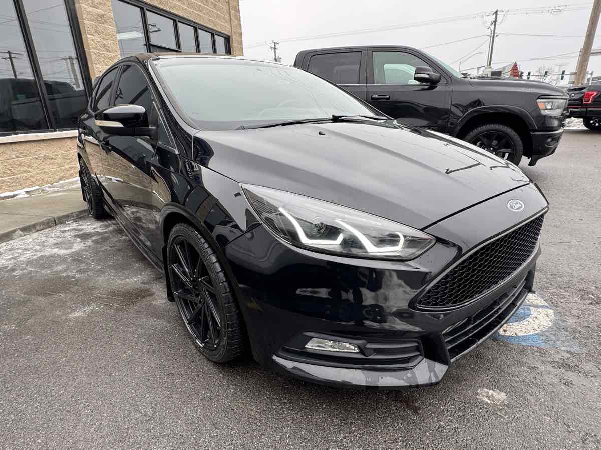 Used 2016 Ford Focus ST image 3