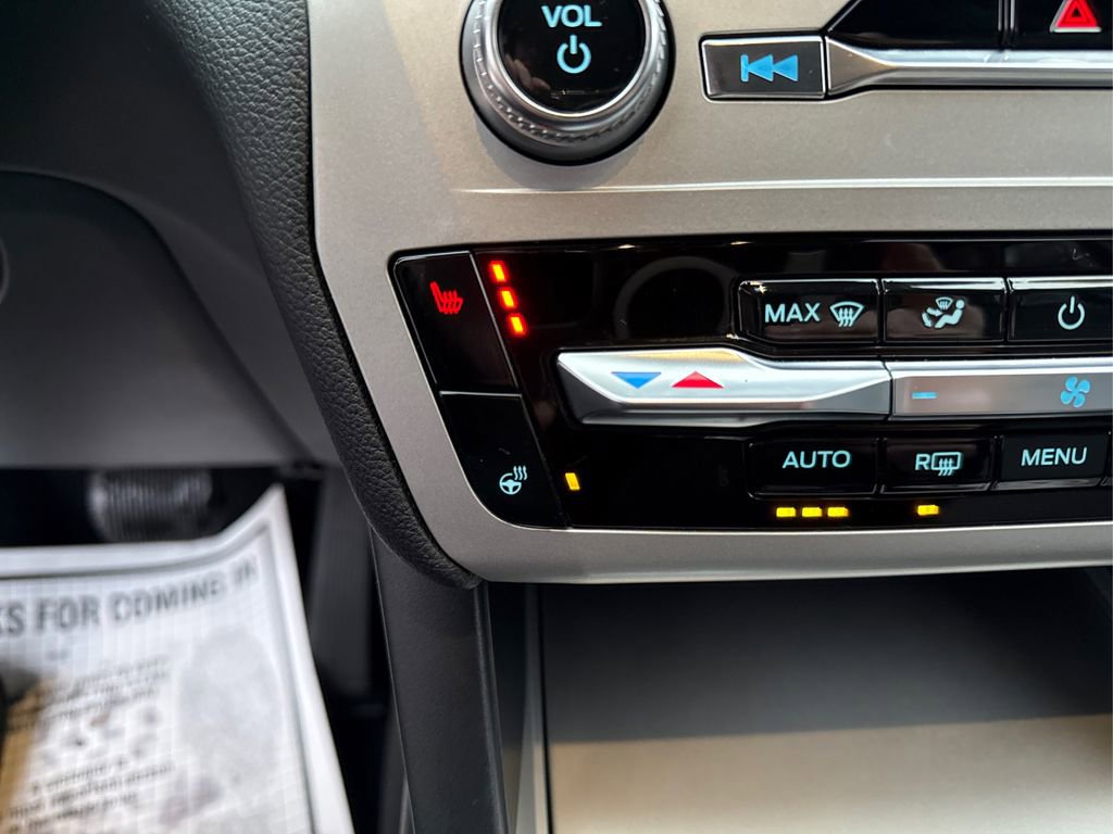 Used 2022 Ford Explorer XLT w/ Equipment Group 202A image 32