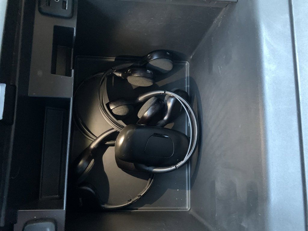 Used 2019 GMC Yukon XL SLT w/ Graphite Performance Edition image 23