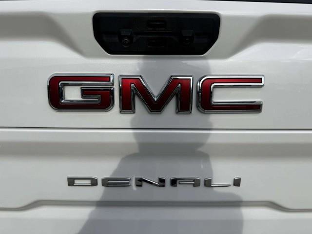 Used 2022 GMC Sierra 3500 Denali AWD/4WD image 16