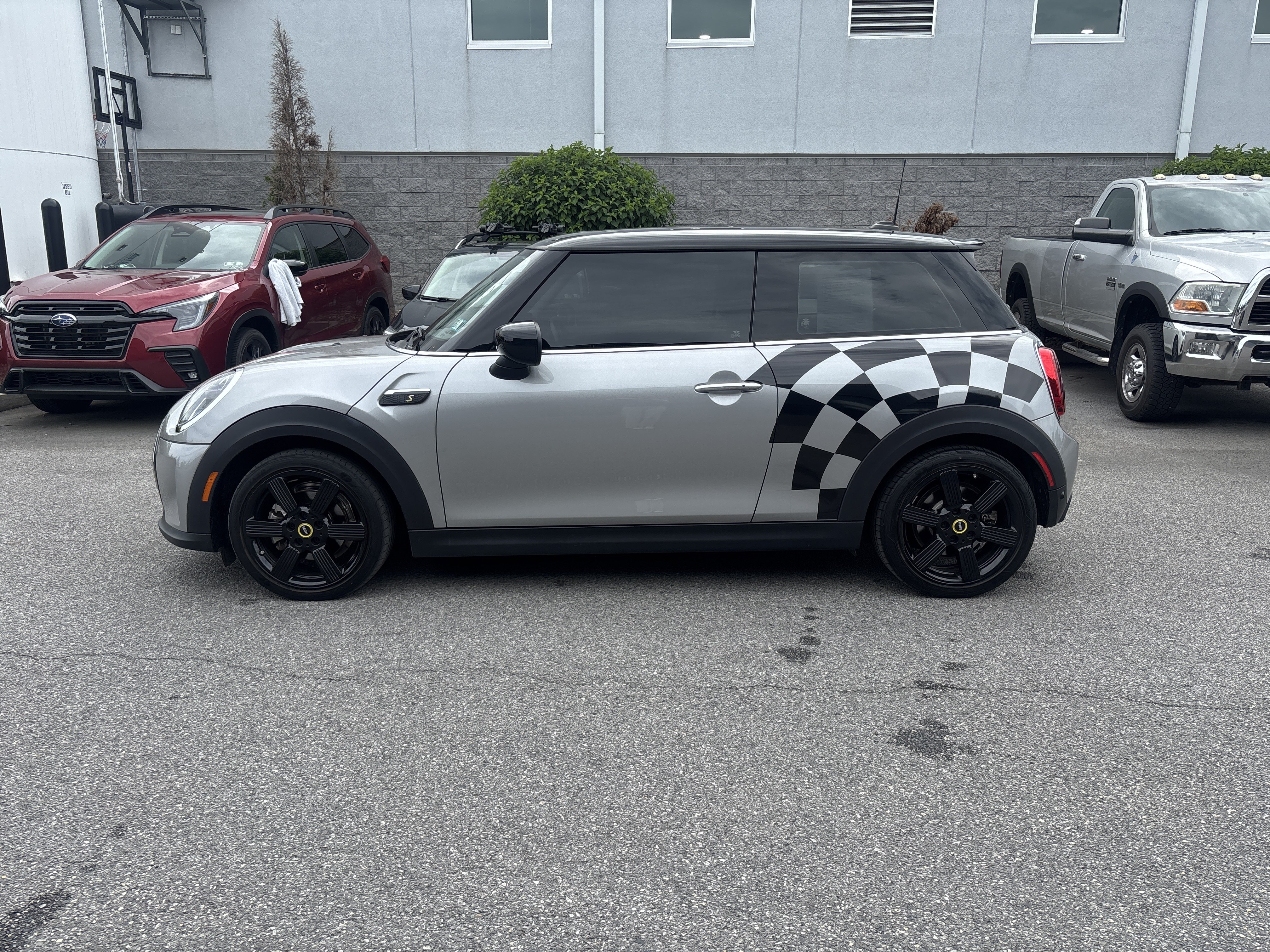 Used 2024 MINI Cooper SE FWD image 2