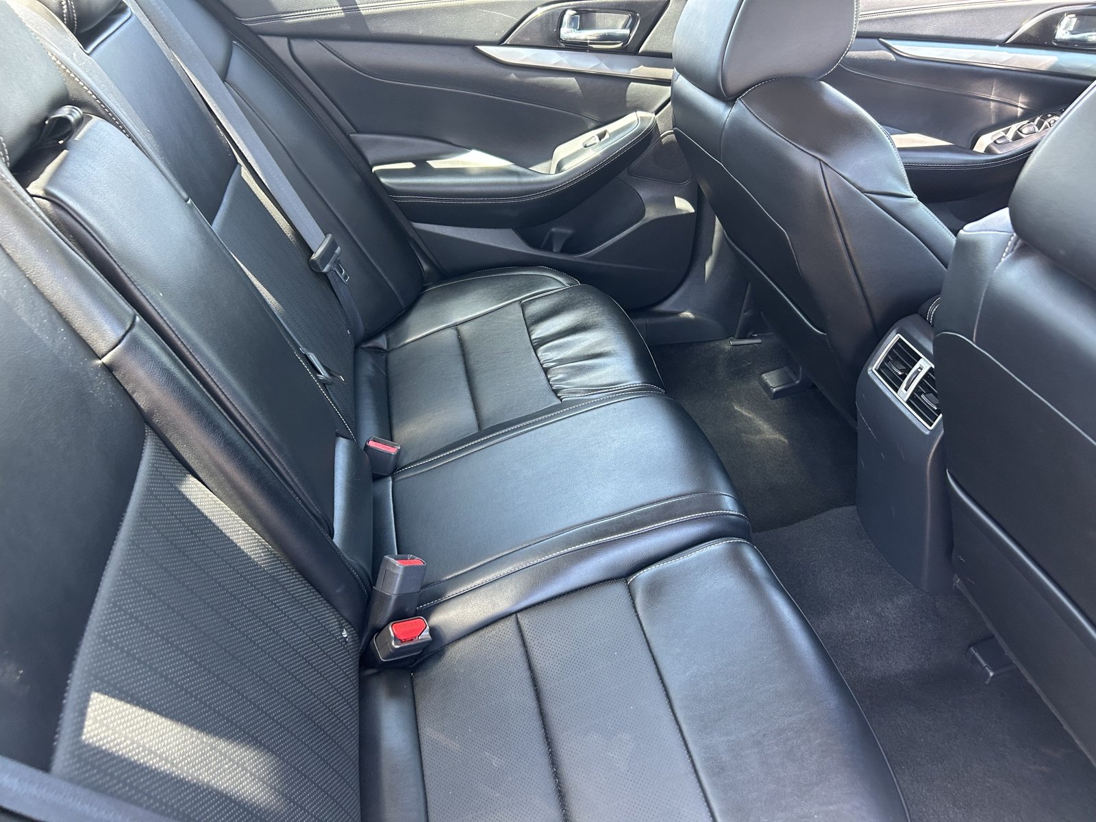 Used 2023 Nissan Maxima SV w/ Floor Mat Group FWD image 13