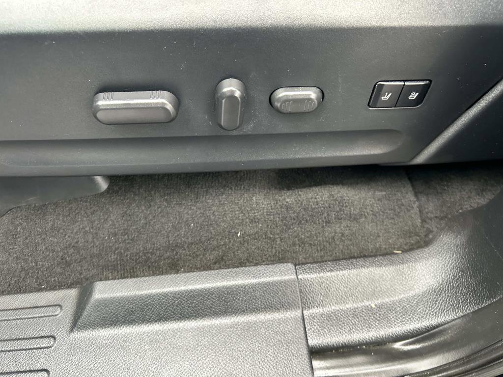 Used 2017 Ford Expedition EL XLT w/ Equipment Group 202A image 24