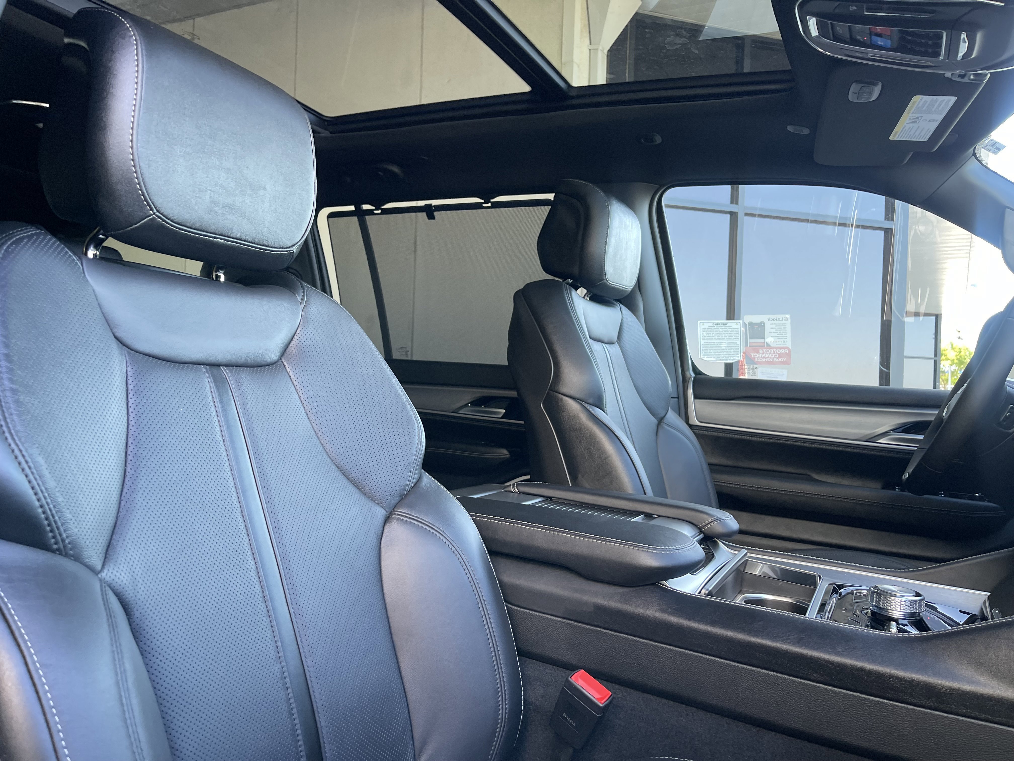 New 2026 Jeep Grand Wagoneer L Limited AWD/4WD image 27