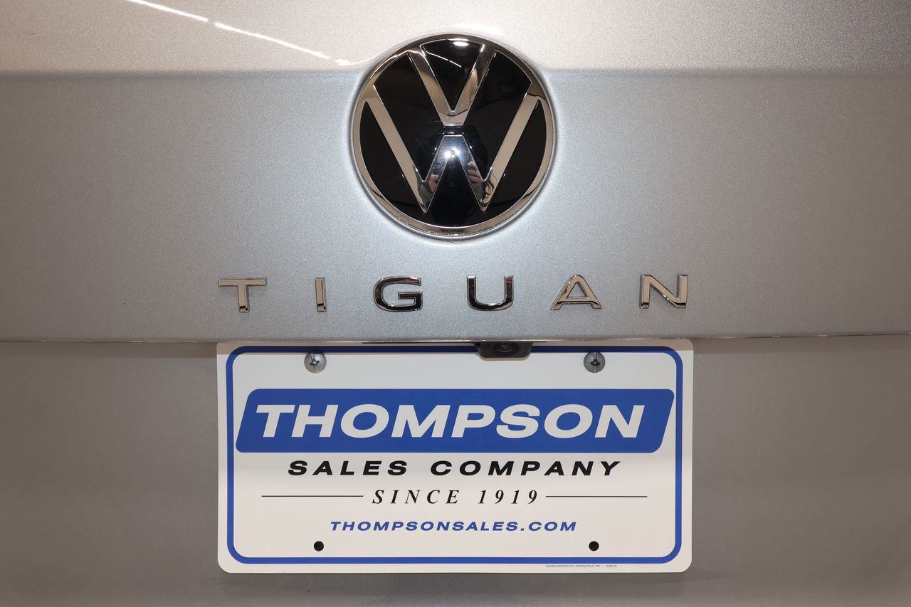 Used 2023 Volkswagen Tiguan SE w/ Panoramic Sunroof Package image 36