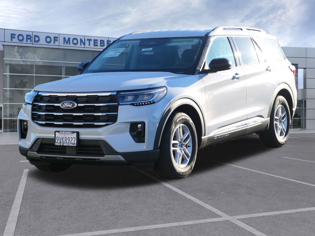 Used 2025 Ford Explorer Active w/ Active Comfort Package image 8
