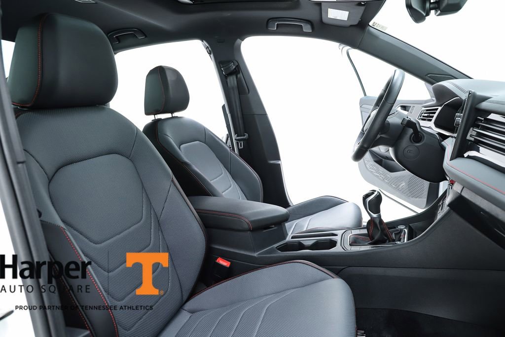 Used 2025 Volkswagen Jetta GLI Autobahn FWD image 35