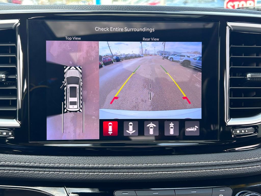Used 2022 Chrysler Pacifica Limited FWD image 11