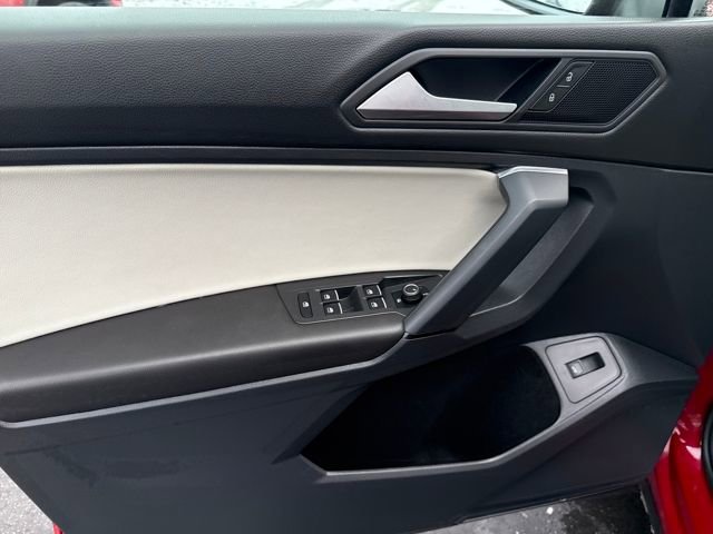 Used 2019 Volkswagen Tiguan SE image 18