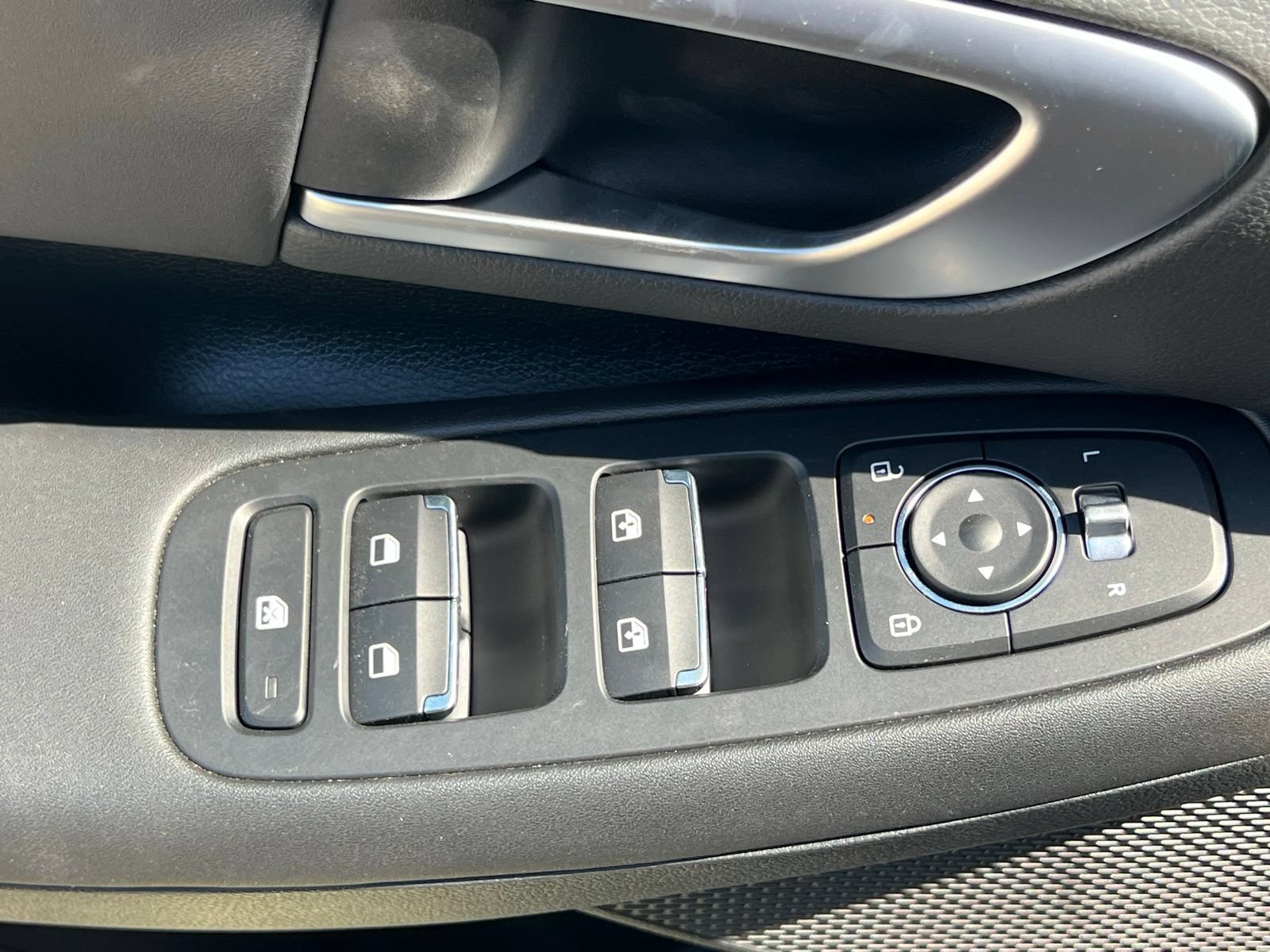 New 2025 Hyundai Sonata SEL FWD image 24