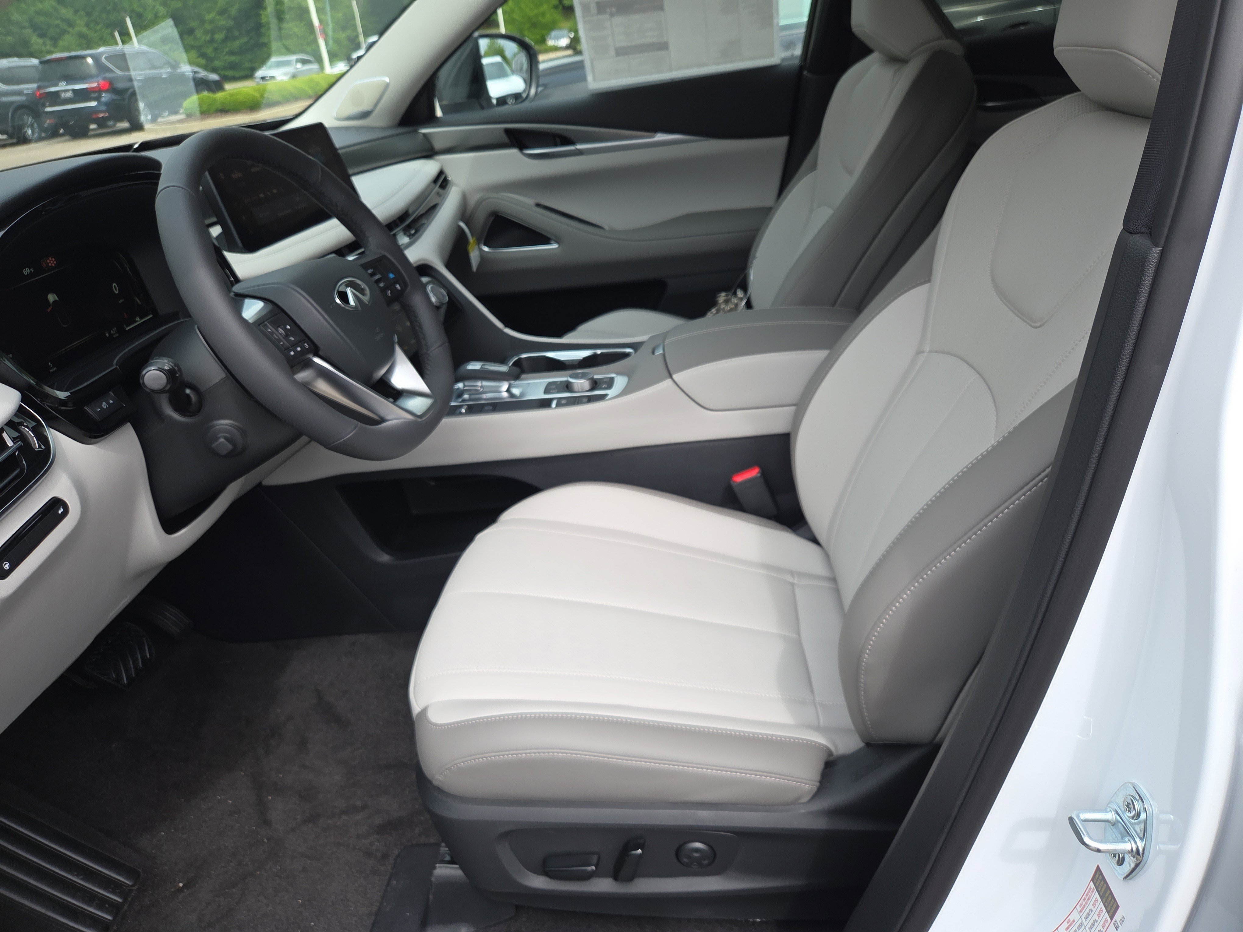 New 2027 INFINITI QX60 Luxe w/ Cargo Package AWD/4WD image 4