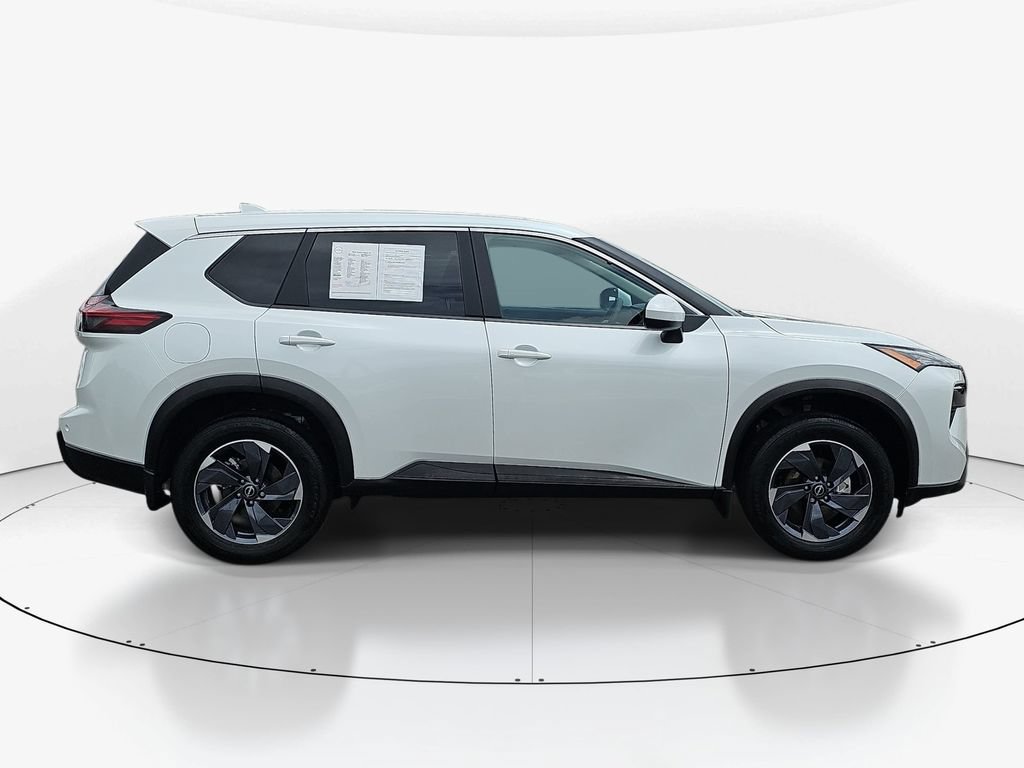 Used 2026 Nissan Rogue SV FWD image 5