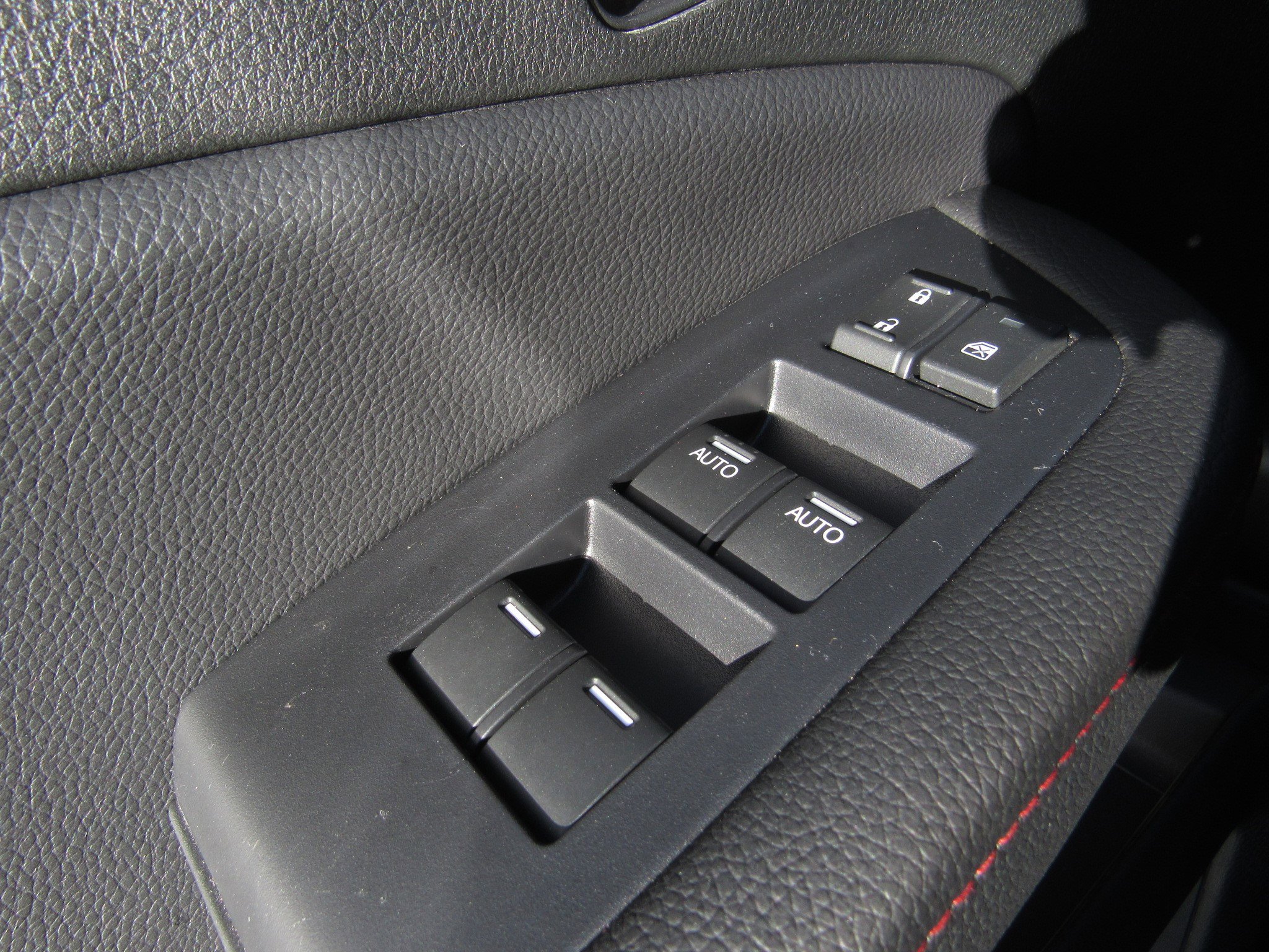 Used 2025 Honda Ridgeline Black Edition image 24