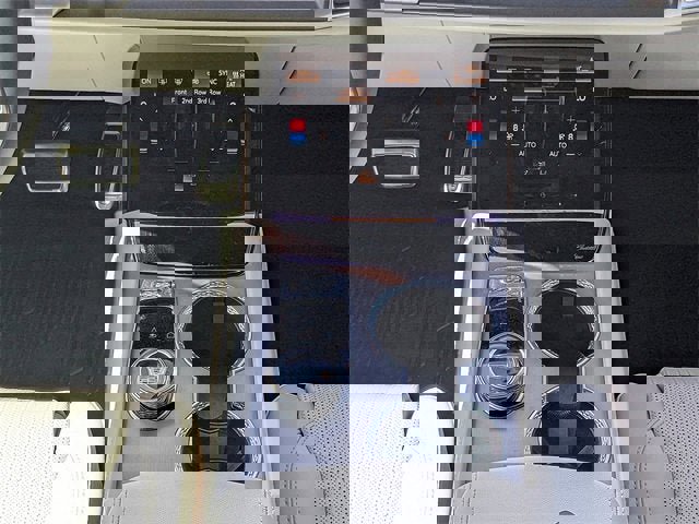 New 2026 Cadillac Vistiq Sport image 17