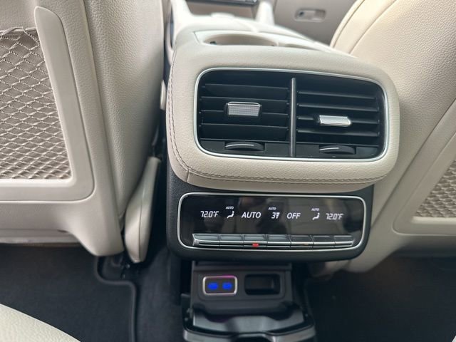 Used 2025 Mercedes-Benz GLS 450 4MATIC image 26
