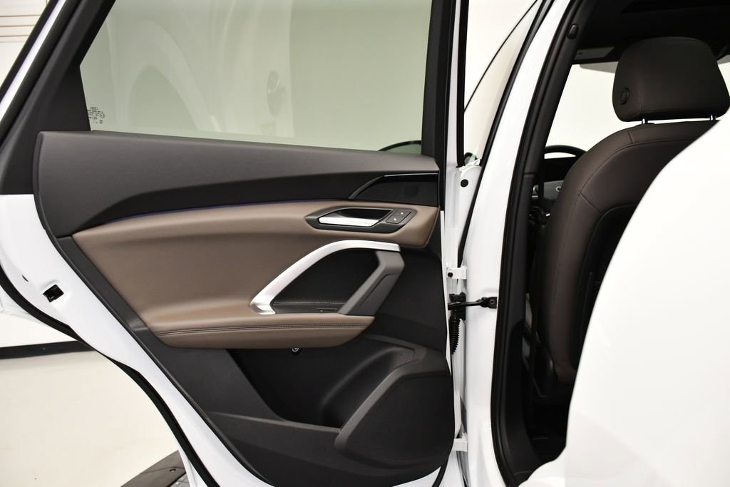 Used 2025 Audi Q5 Premium w/ Convenience Package image 37