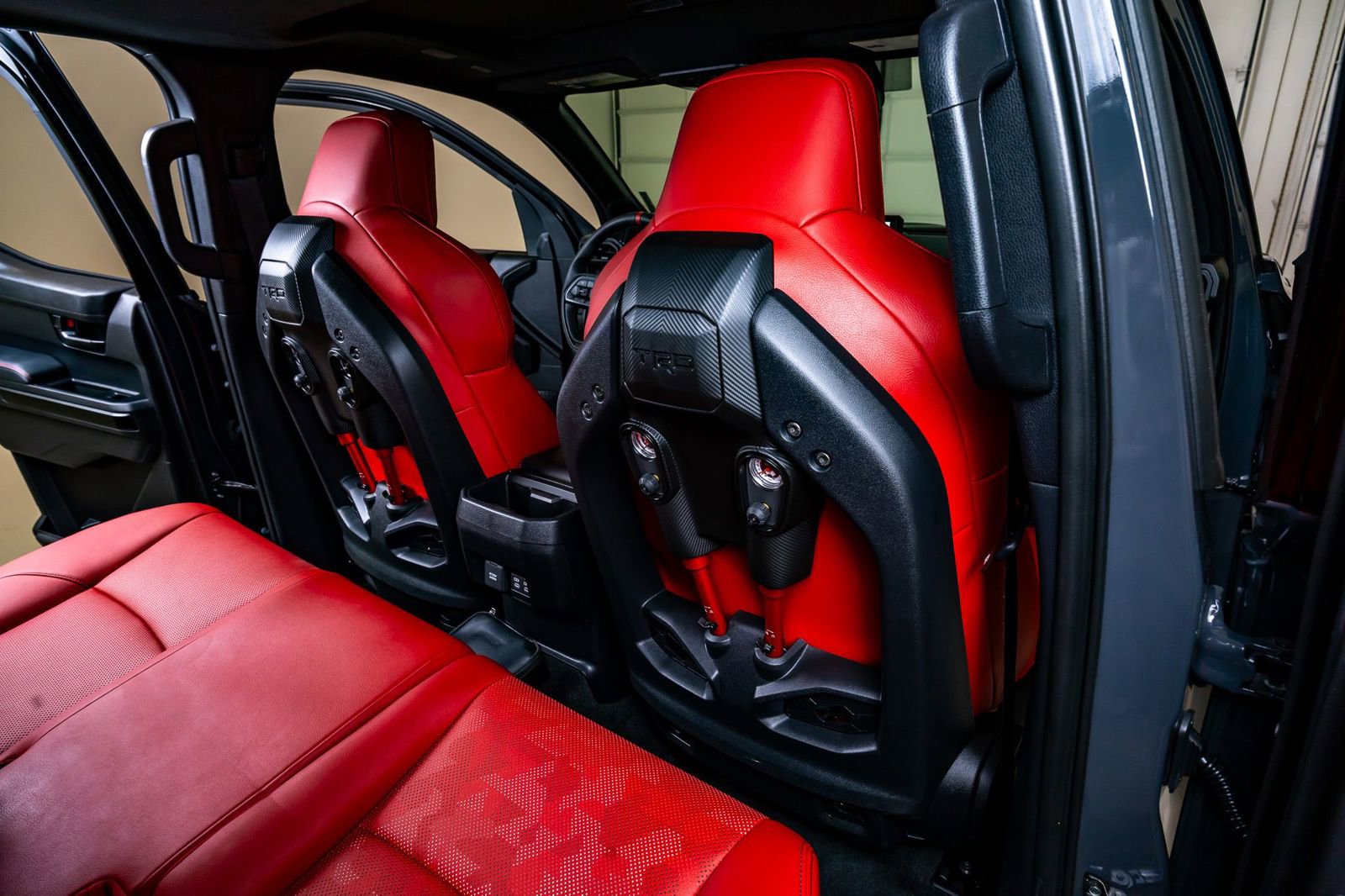 Used 2025 Toyota Tacoma TRD Pro AWD/4WD image 32