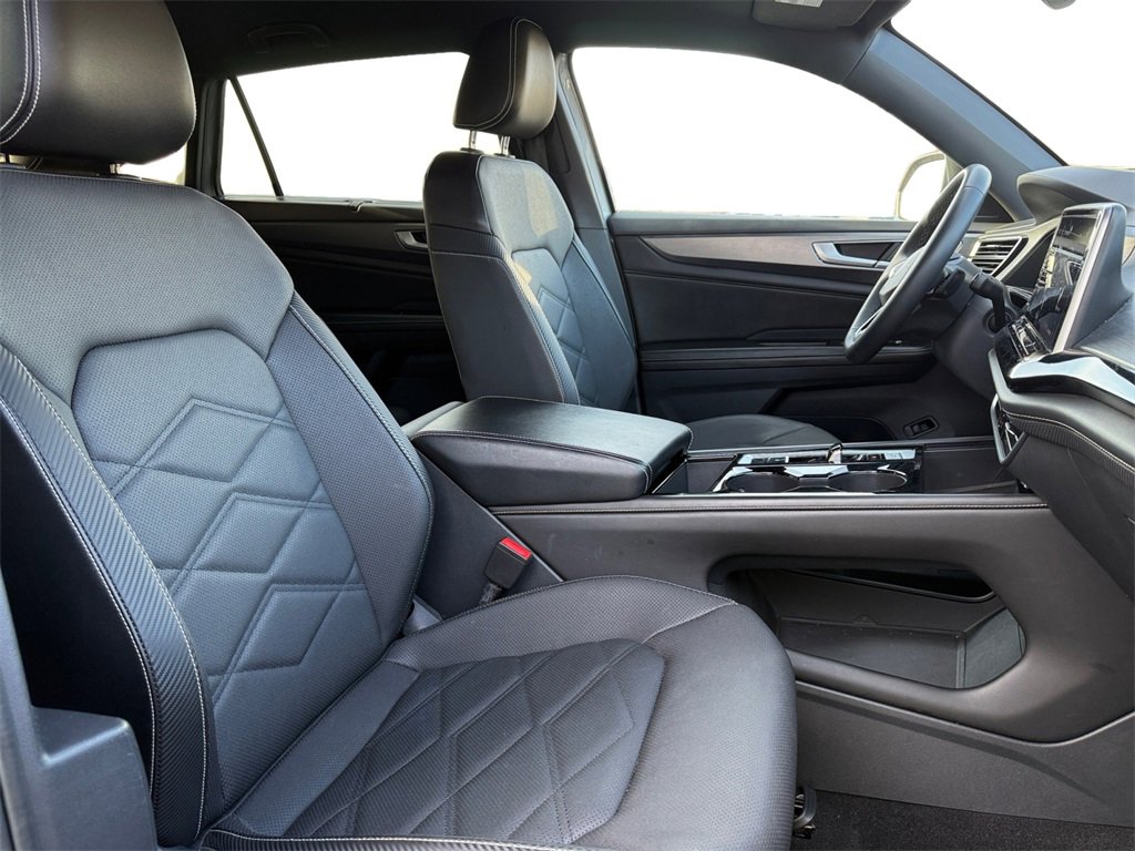 Used 2024 Volkswagen Atlas Cross Sport SE image 15