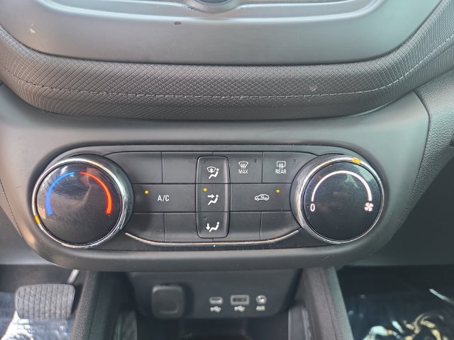 Used 2021 Chevrolet TrailBlazer LS FWD image 25