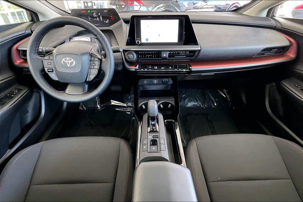 Used 2026 Toyota Prius Plug-In Hybrid image 7