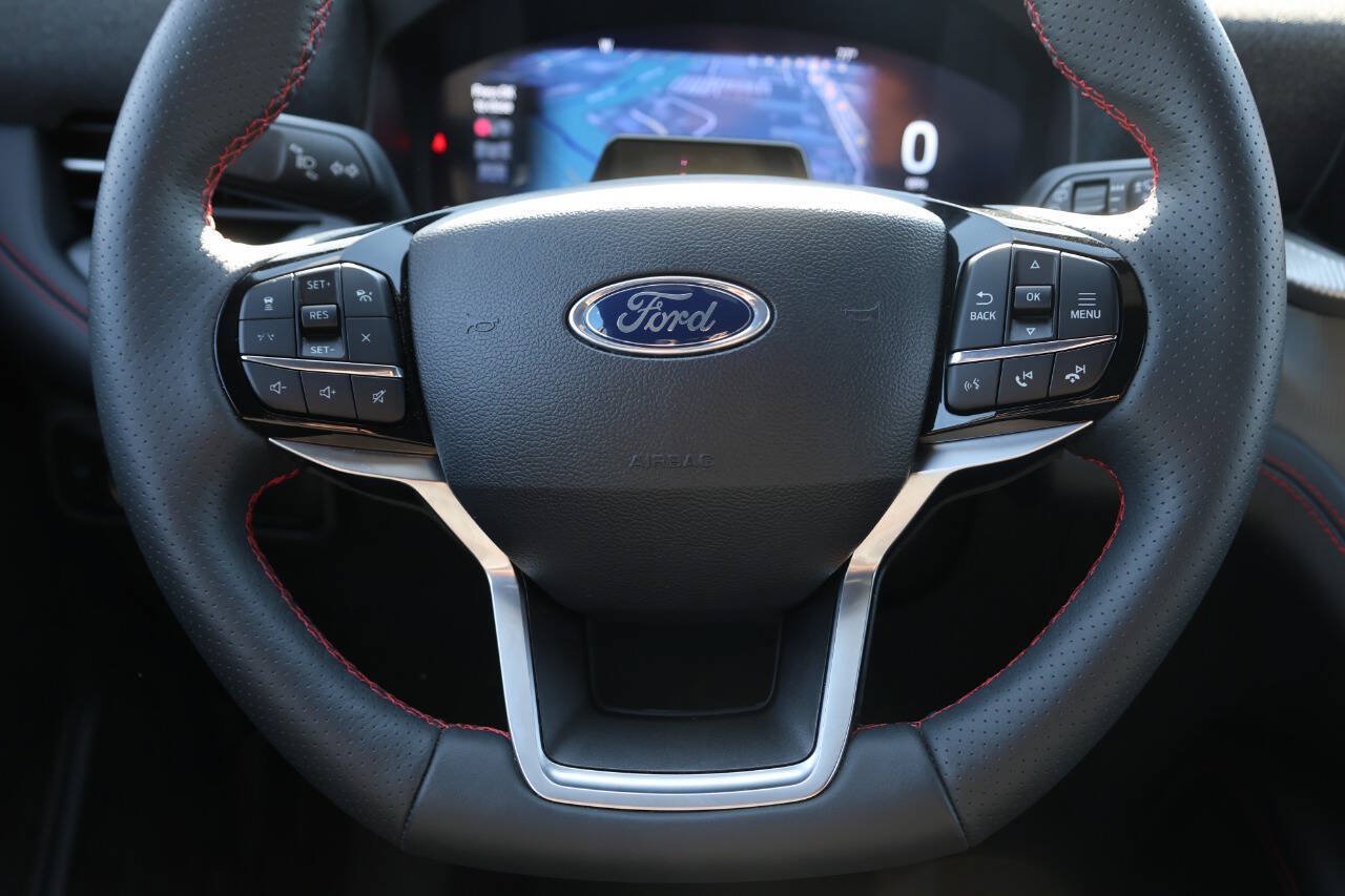 Used 2025 Ford Explorer ST-Line w/ Premium Package AWD/4WD image 18