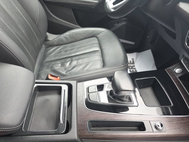 Used 2022 Audi Q5 2.0T Premium Plus w/ Premium Plus Package AWD/4WD image 11