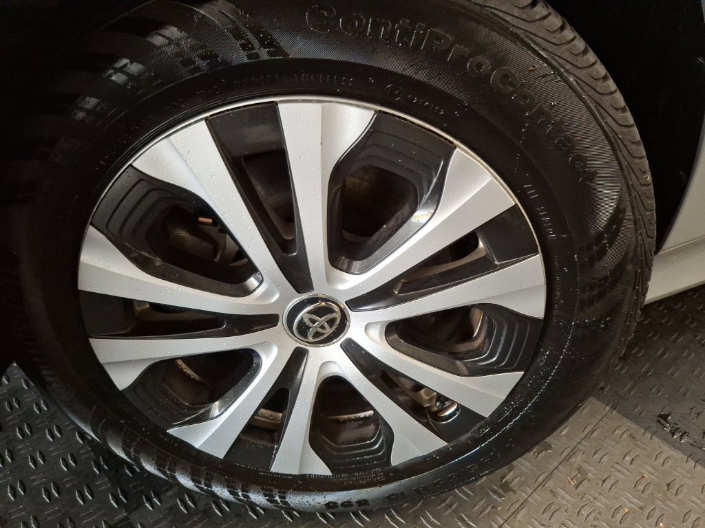 Used 2022 Toyota Prius Prime LE FWD image 4